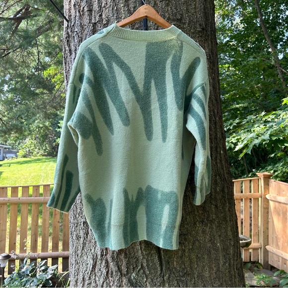 Spray Paint Sweater - Picture 6 of 6